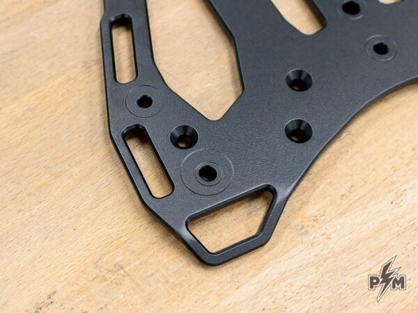 BMW F900GS Piastra Portapacchi Lavorata dal Pieno - immagine 3