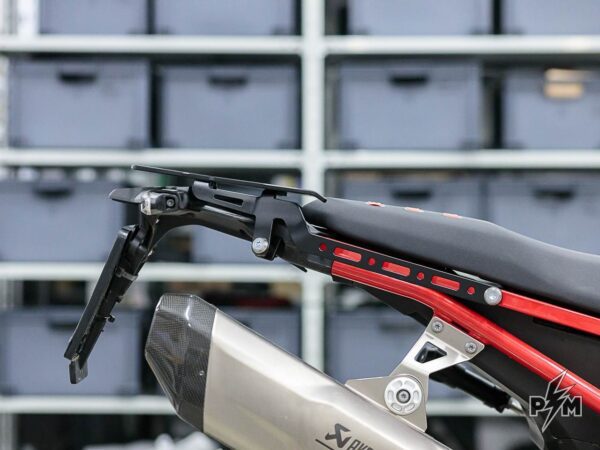BMW F900GS Piastra Portapacchi Lavorata dal Pieno - immagine 6