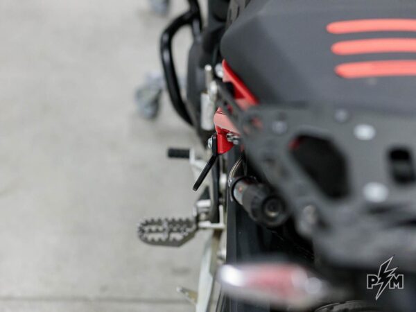BMW F900GS Staffe di ancoraggio - immagine 4