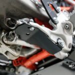 KTM 690 Enduro / Husqvarna 701 / GasGas 700 Protezione pompa freno posteriore