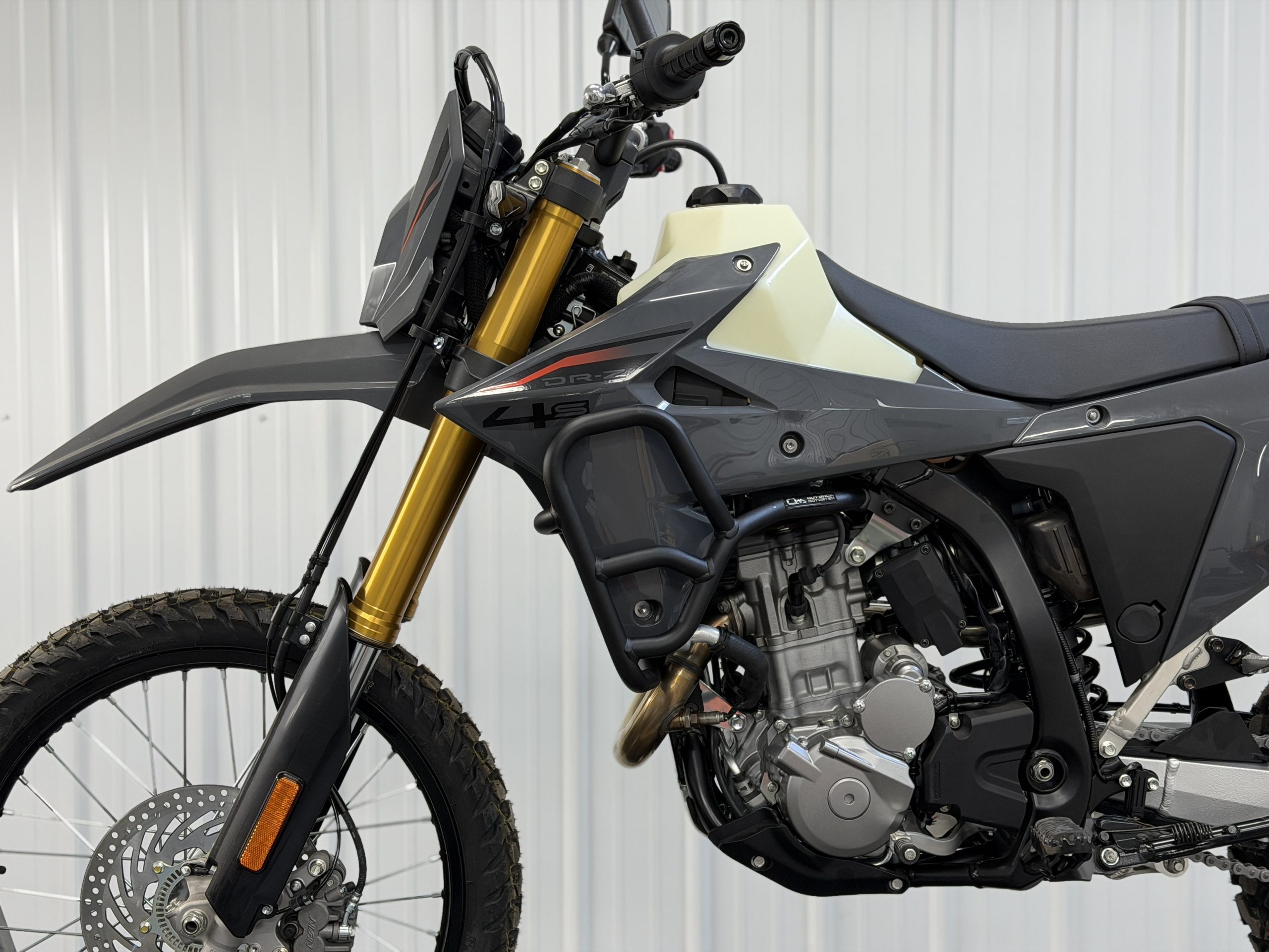 Suzuki DR-Z4S – Barre Paracarena